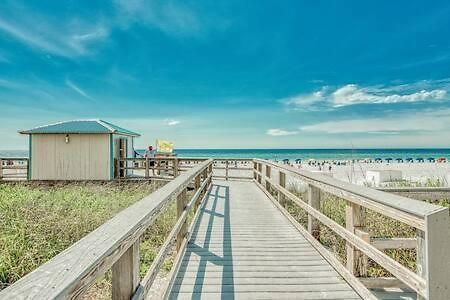 The Oyster By Brightwild-Beachfront Condo Дестин Экстерьер фото