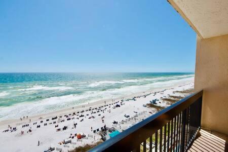 The Oyster By Brightwild-Beachfront Condo Дестин Экстерьер фото