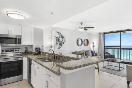 The Oyster By Brightwild-Beachfront Condo Дестин Экстерьер фото
